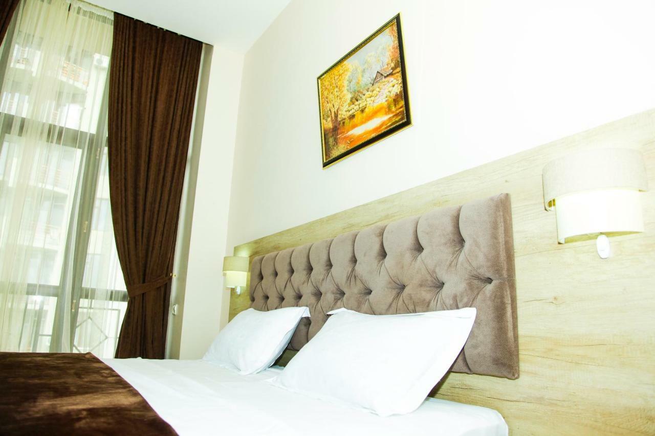 Hotel Grand Zugdidi Buitenkant foto