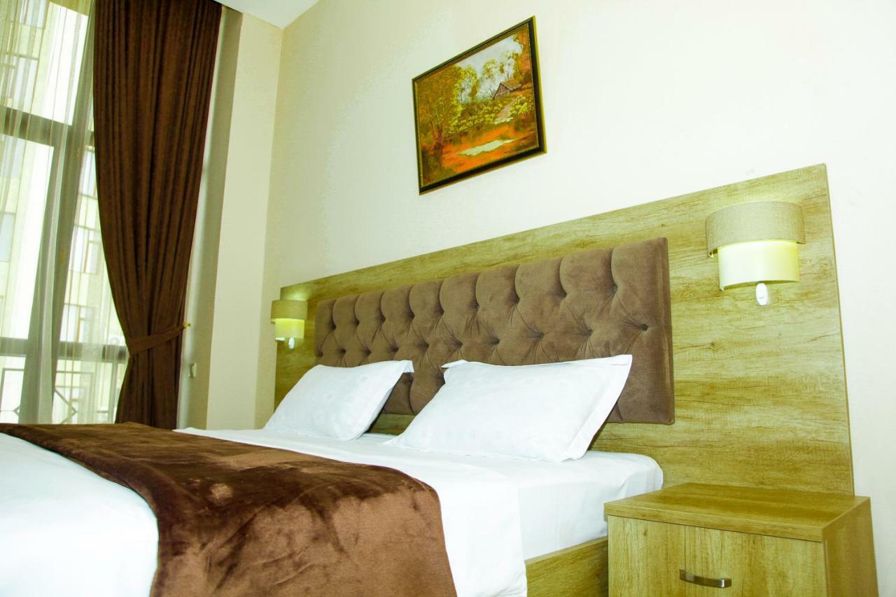 Hotel Grand Zugdidi Buitenkant foto