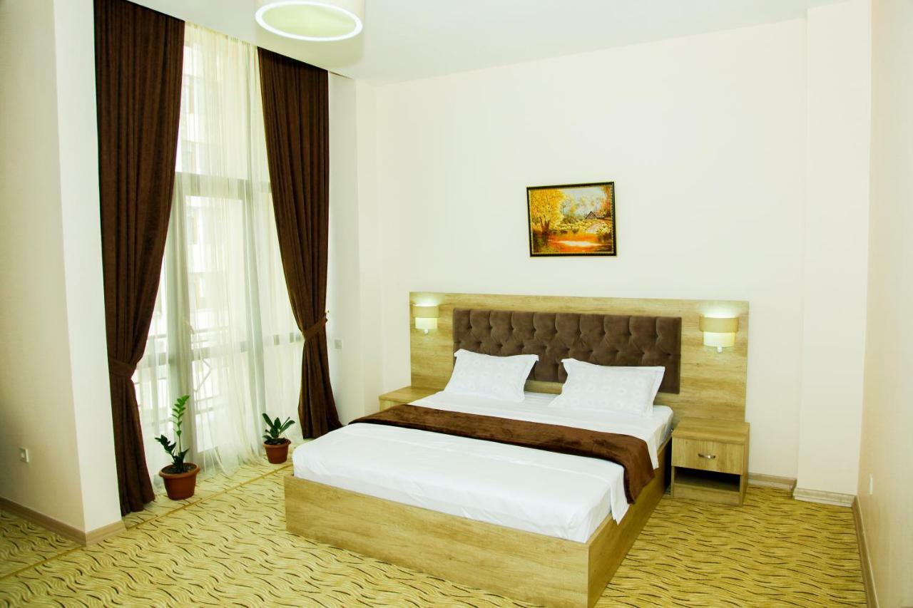 Hotel Grand Zugdidi Buitenkant foto