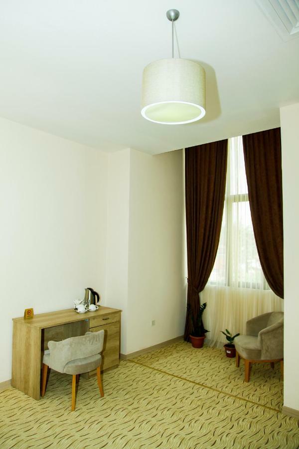 Hotel Grand Zugdidi Buitenkant foto