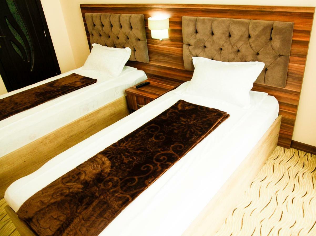 Hotel Grand Zugdidi Buitenkant foto