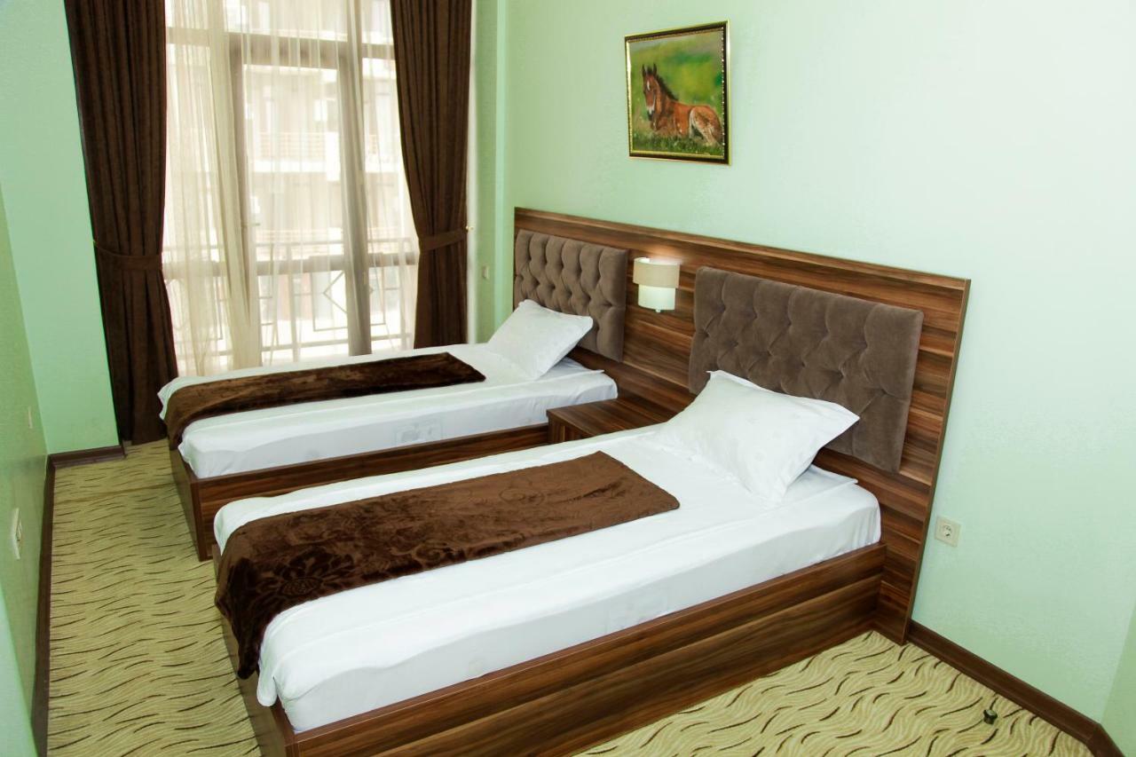 Hotel Grand Zugdidi Buitenkant foto