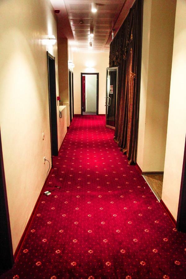 Hotel Grand Zugdidi Buitenkant foto
