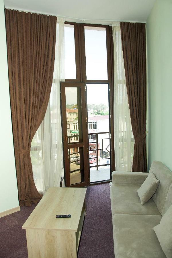 Hotel Grand Zugdidi Buitenkant foto
