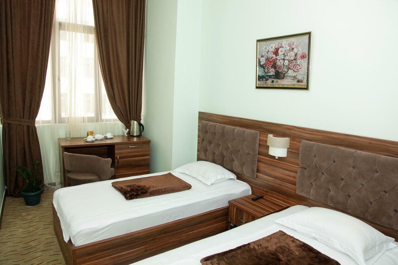 Hotel Grand Zugdidi Buitenkant foto