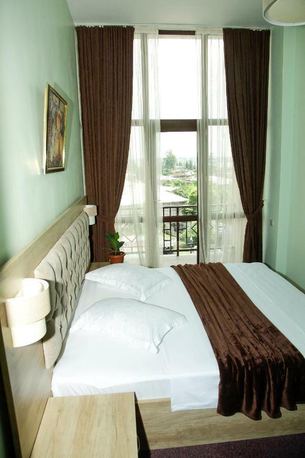 Hotel Grand Zugdidi Buitenkant foto