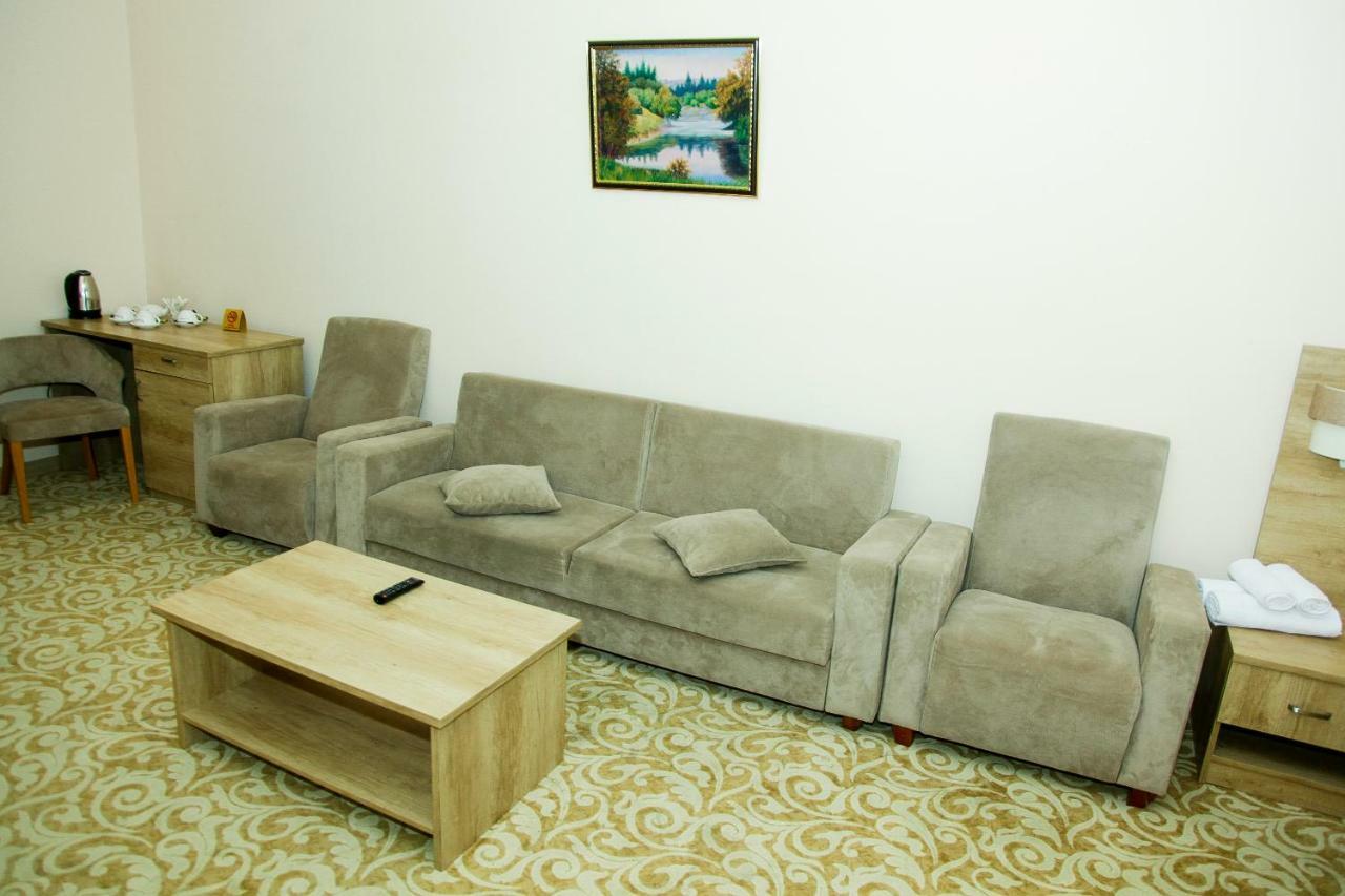 Hotel Grand Zugdidi Buitenkant foto